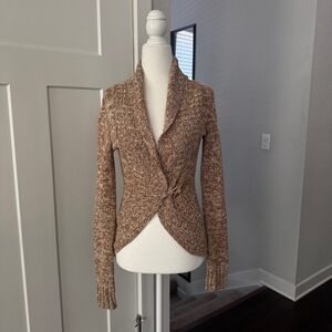 XS Guess-brand brown knit sweater with a wooden button detail